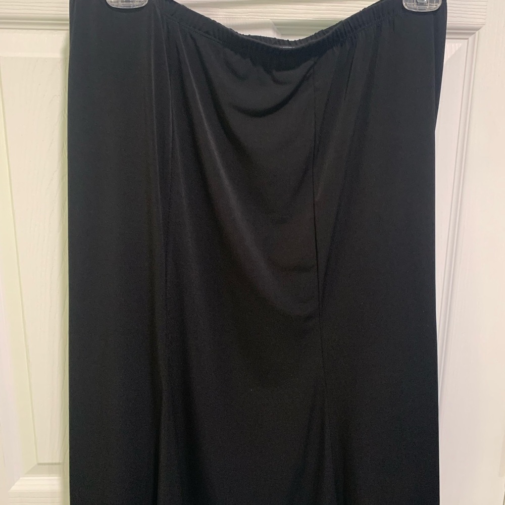 Special mention to that little black skirt w/ flair! An Elementz skirt my my